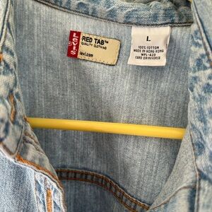 Levi's Classic Light Blue Denim Shirt Women’ Large